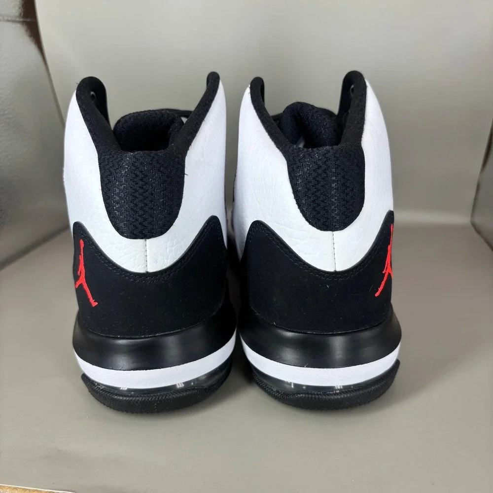 Jordan Max Aura 5 Black White University Red Sneakers AQ9214-101 Mens 7Y